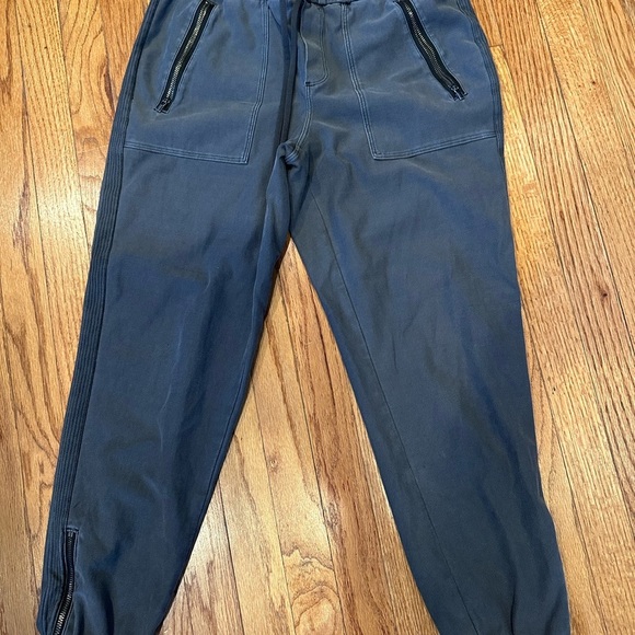 Athleta Women's charcoal Joggers with Black Accents size 2p - Picture 2 of 6